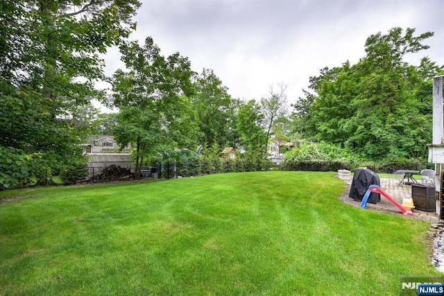 25 Fern Ter, Wayne, NJ 07470 - view of yard