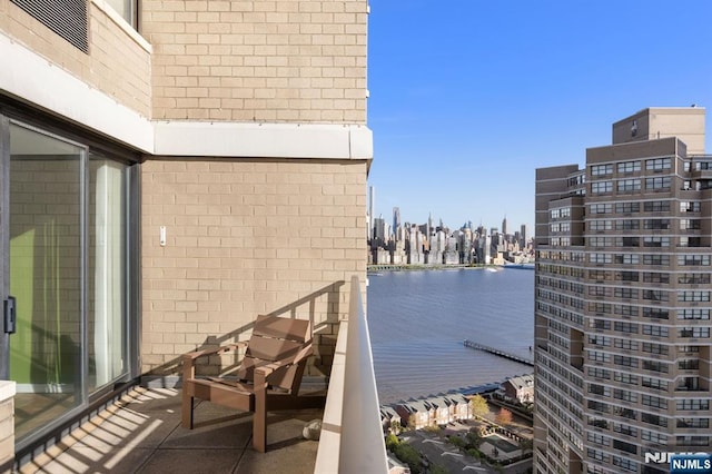 7004JFKB 70th Unit 40G, Guttenberg, NJ 07093 - balcony with a water view and a city view