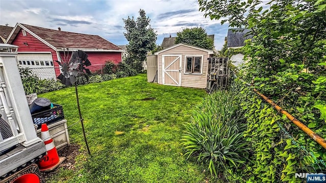 18 Trinity Pl, Kearny, NJ 07032 - view of yard