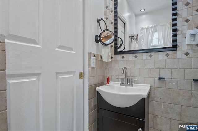 548 Jefferson Ave, Elizabeth, NJ 07201 - bathroom featuring vanity