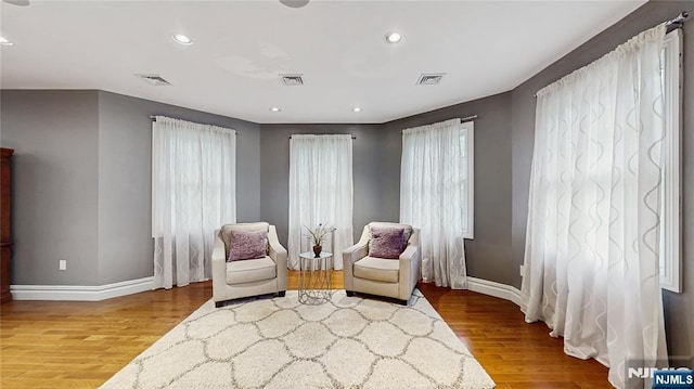 87 Skytop Dr, Mahwah, NJ 07430 - living area featuring wood finished floors and recessed lighting