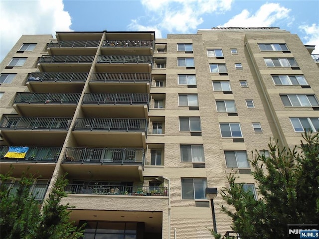 1 Wall St Unit 8-C, Fort Lee, NJ 07024 - view of apartment building / complex