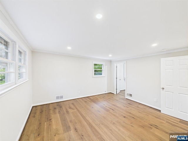 995 Andover Ter, Ridgewood, NJ 07450 - empty room featuring ornamental molding, light wood finished floors, baseboards, and recessed lighting