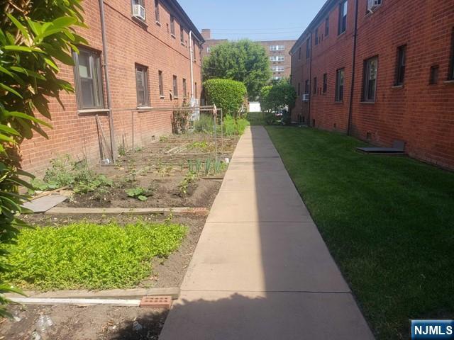 2163B N Central Rd Unit B, Fort Lee, NJ 07024 - surrounding community featuring a yard