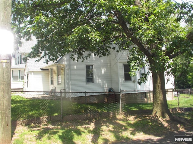 21 Overpeck Ave, Ridgefield Park, NJ 07660 - view of property exterior