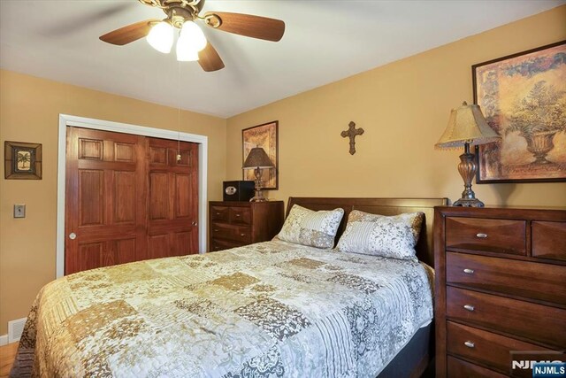5 Edgewood Ct, Ringwood, NJ 07456 - bedroom featuring a closet, ceiling fan, and wood finished floors