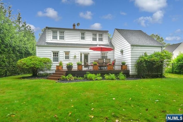 408 Eton Ct, Ridgewood, NJ 07450 - back of property with a deck