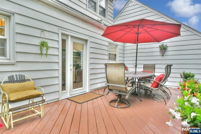 408 Eton Ct, Ridgewood, NJ 07450 - deck featuring outdoor dining area