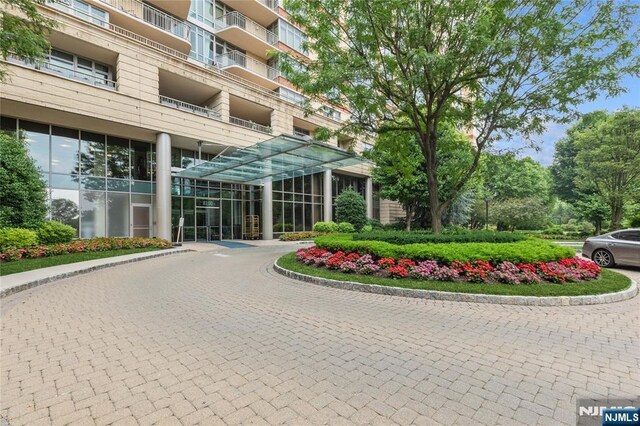 8100 River Rd Unit 612, North Bergen, NJ 07047