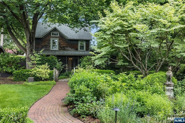 33 Ramapo Ave, Pompton Lakes, NJ 07442 - shingle-style home featuring roof with shingles