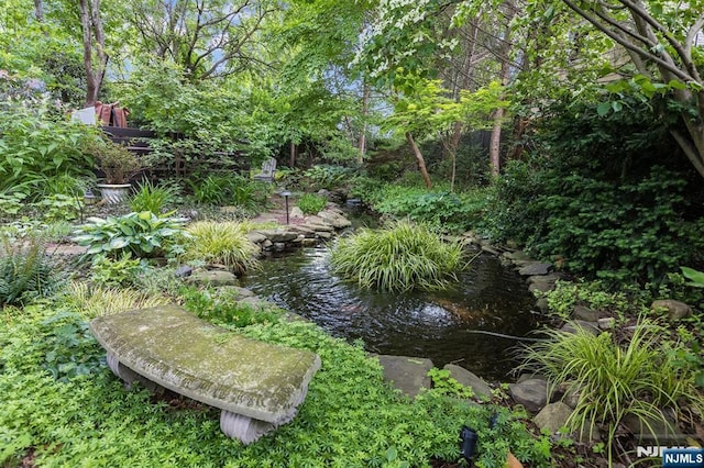 33 Ramapo Ave, Pompton Lakes, NJ 07442 - view of yard