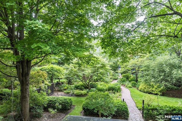 33 Ramapo Ave, Pompton Lakes, NJ 07442 - view of property's community