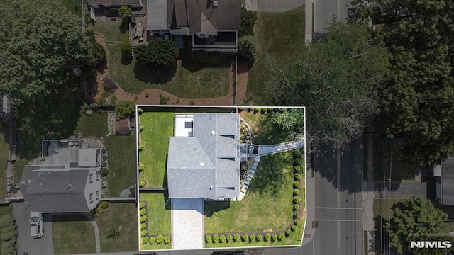 309 Clinton Ave, Bergenfield, NJ 07621 - aerial view of property and surrounding area with property parcel outlined