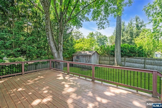 8 Delmar Ave, Cresskill, NJ 07626 - view of wooden deck