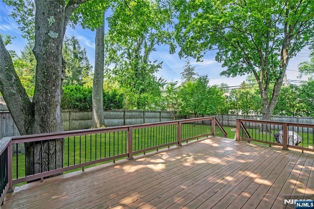 8 Delmar Ave, Cresskill, NJ 07626 - view of wooden deck