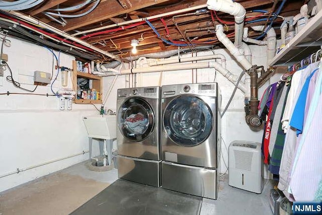 55 Beech St, Westwood, NJ 07675 - laundry area featuring washing machine and dryer
