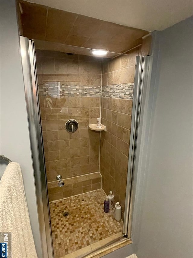 771 Stelton St, Teaneck, NJ 07666 - full bath with a shower stall