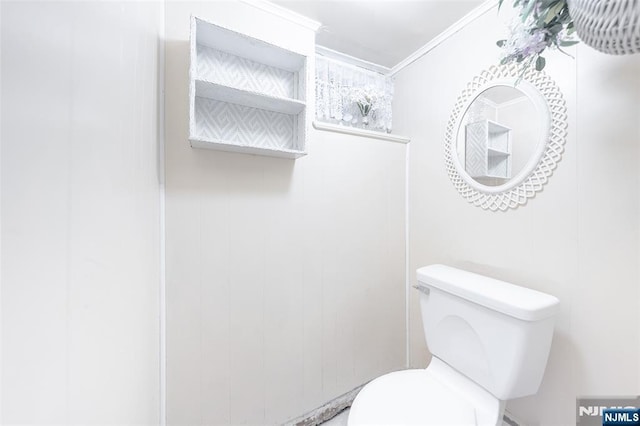 85 Paulin Blvd, Leonia, NJ 07605 - bathroom featuring toilet and ornamental molding