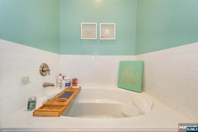 129 Eisenhower Ln Unit 2109, Wood Ridge, NJ 07075 - full bath featuring a bath