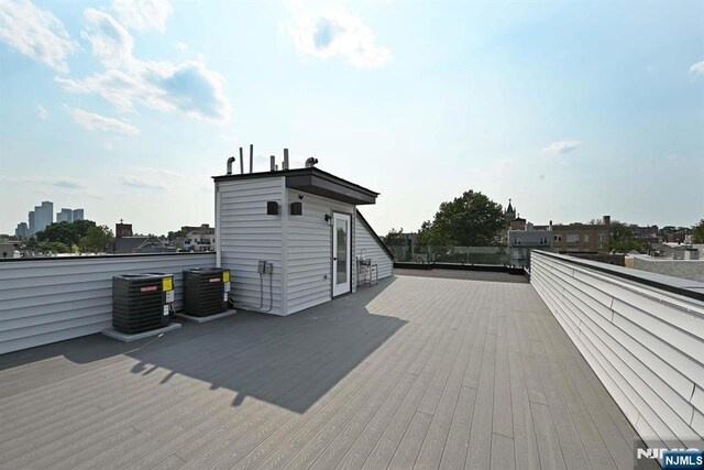 262 Webster Ave Unit 2, Jersey City, NJ 07307 - view of wooden deck