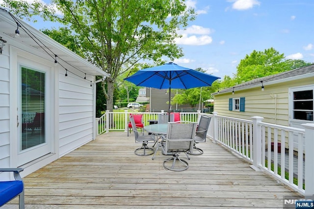 39 N 5th St, Park Ridge, NJ 07656 - deck with outdoor dining area