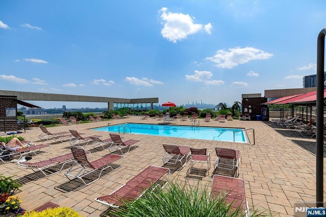 200 Old Palisade Unit Ph4/5, Fort Lee, NJ 07024 - community pool with a patio area