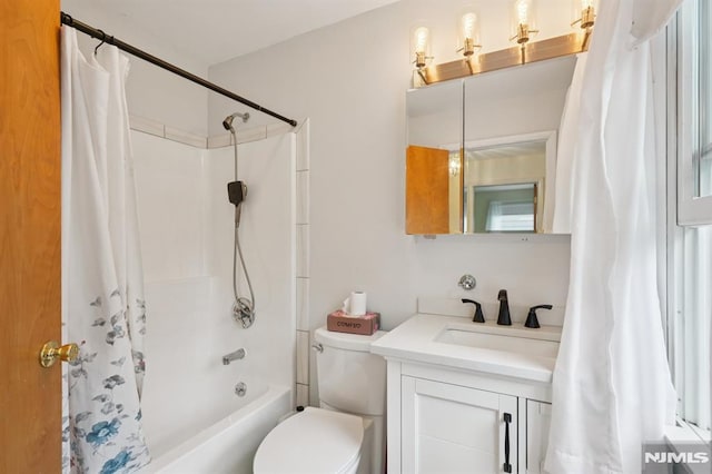 4 Lenape Trl, Wayne, NJ 07470 - full bathroom featuring toilet, shower / tub combo, and vanity