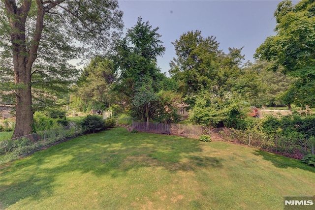21 Bartholdi Ave, Wanaque, NJ 07420 - view of yard