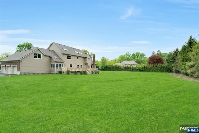 333 Mill Rd, Saddle River, NJ 07458 - view of grassy yard
