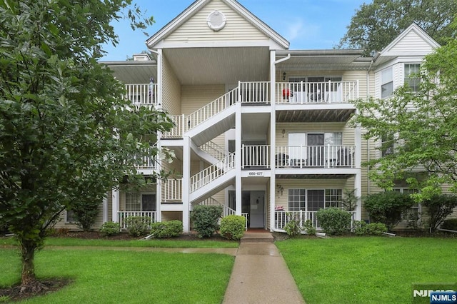 669 Juniper Way, Mahwah, NJ 07430 - multi unit property with a front yard and stairway