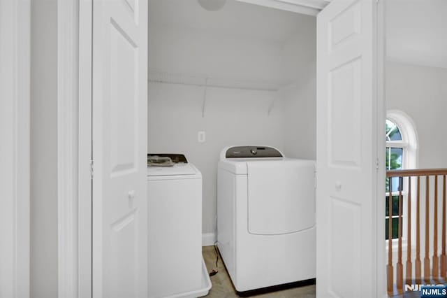231 Swathmore Dr, Nutley, NJ 07110 - laundry area featuring independent washer and dryer