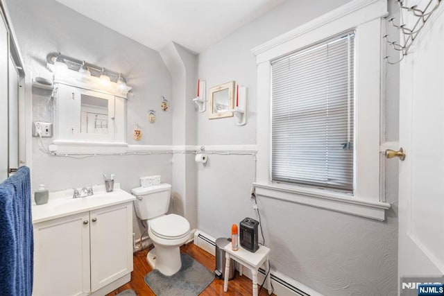 178-180 17th Ave, Paterson, NJ 07504 - bathroom featuring wood finished floors and vanity