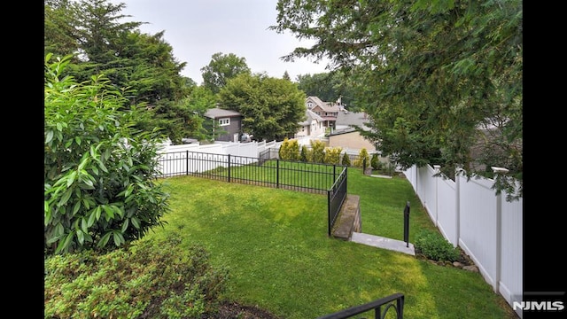 118 High St, Nutley, NJ 07110 - view of fenced backyard