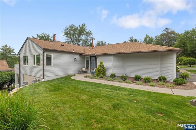 206 Wind Hollow Ct, Mahwah, NJ 07430 - view of front of house with a front yard