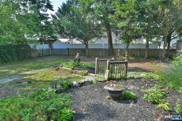 36 Grove St, Waldwick, NJ 07463 - view of yard