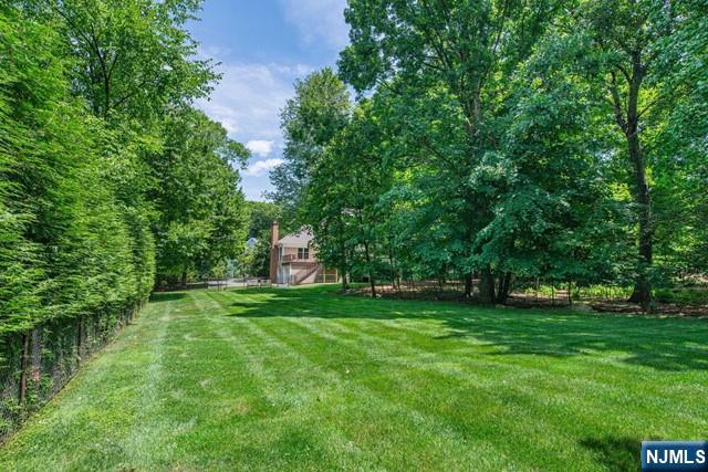 5 Hurley Ct, Wyckoff, NJ 07481 - view of green lawn