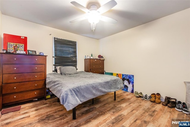76 Point View Parkway, Wayne, NJ 07470 - bedroom with wood finished floors and ceiling fan