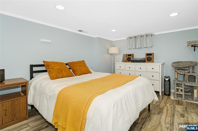 17 Windham Pl, Glen Rock, NJ 07452 - bedroom with light wood-style flooring, ornamental molding, and recessed lighting