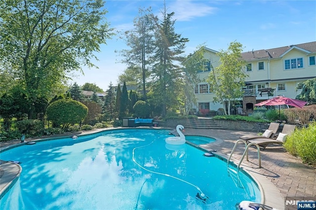 17 Windham Pl, Glen Rock, NJ 07452 - outdoor pool featuring a patio area