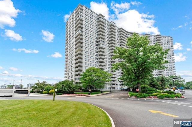 2000 Linwood Ave Unit 3P, Fort Lee, NJ 07024 - view of apartment building / complex
