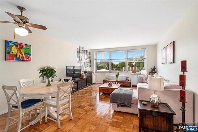 2000 Linwood Ave Unit 3P, Fort Lee, NJ 07024 - living area with ceiling fan and baseboards