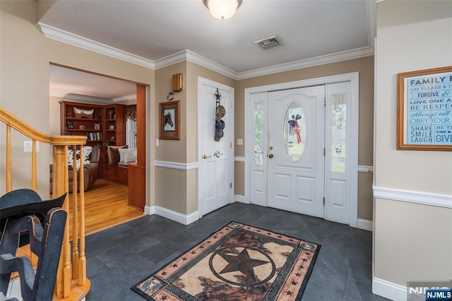 15 Franeks Rd, Hamburg, NJ 07419 - foyer entrance featuring ornamental molding and baseboards