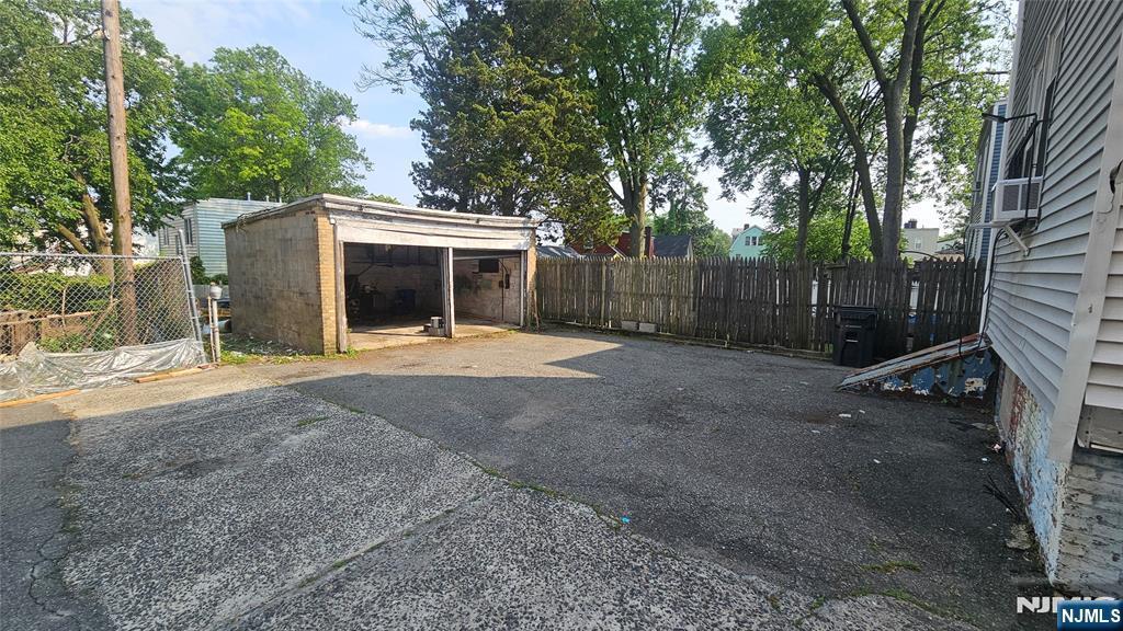 144 Alexander St, Newark, NJ 07106 - view of vehicle parking