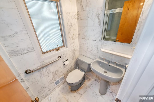 6 Rutgers Pl, Clifton, NJ 07013 - bathroom with toilet
