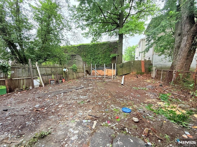 1 9th Ave, East Orange, NJ 07018 - view of yard