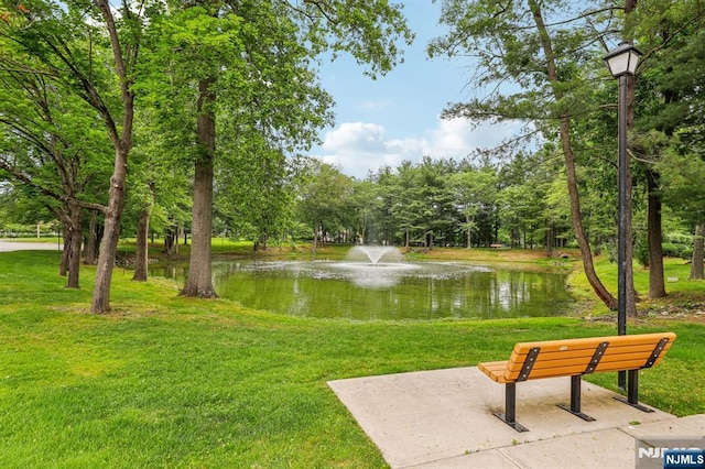 7 Eakens Ct, Mahwah, NJ 07430 - surrounding community featuring a water view and a yard