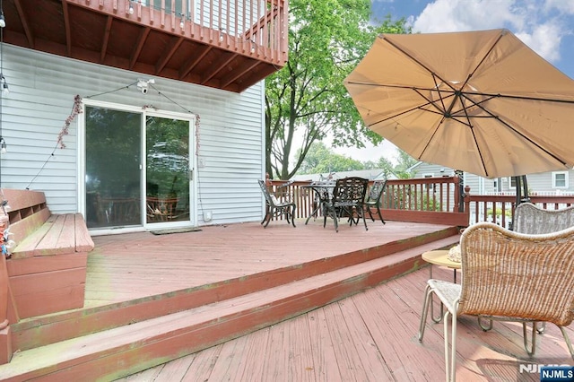 39-23 Pershing St, Fair Lawn, NJ 07410 - deck featuring outdoor dining area