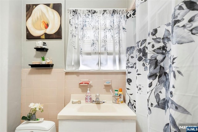 116 Berkeley Ave, Bloomfield, NJ 07003 - full bath featuring tile walls and vanity