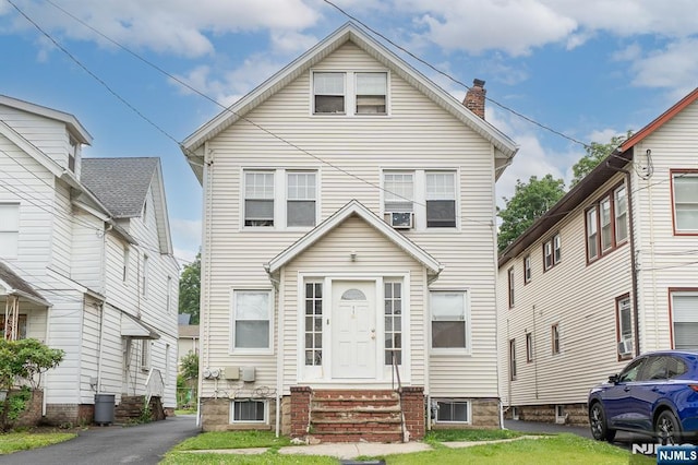 116 Berkeley Ave, Bloomfield, NJ 07003 - american foursquare style home featuring entry steps and a chimney