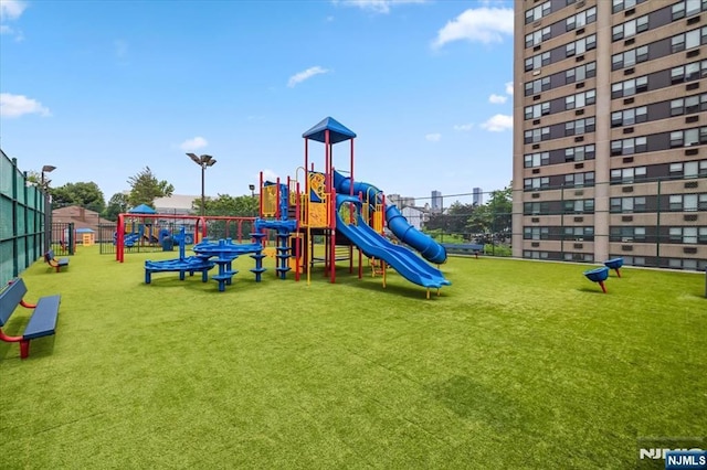 555 N Ave Unit 23C, Fort Lee, NJ 07024 - view of community play area